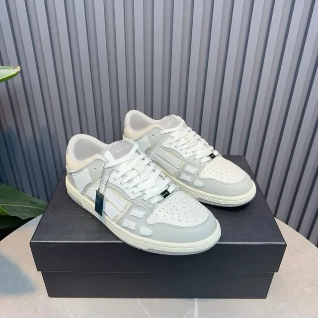 Low-Top Panelled Gray and White Lifestyle Sneakers 7