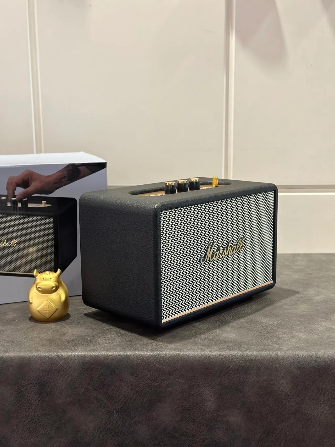 Marshall Black Gold Rectangular Textured Casing Portable Speaker 8
