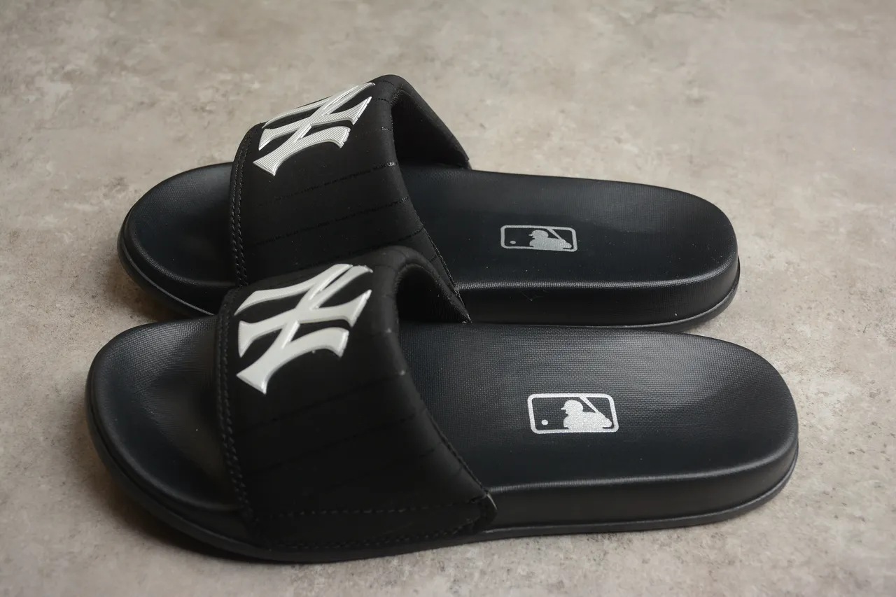 Matte Black Single-Strap Flat Sole Slipper 8