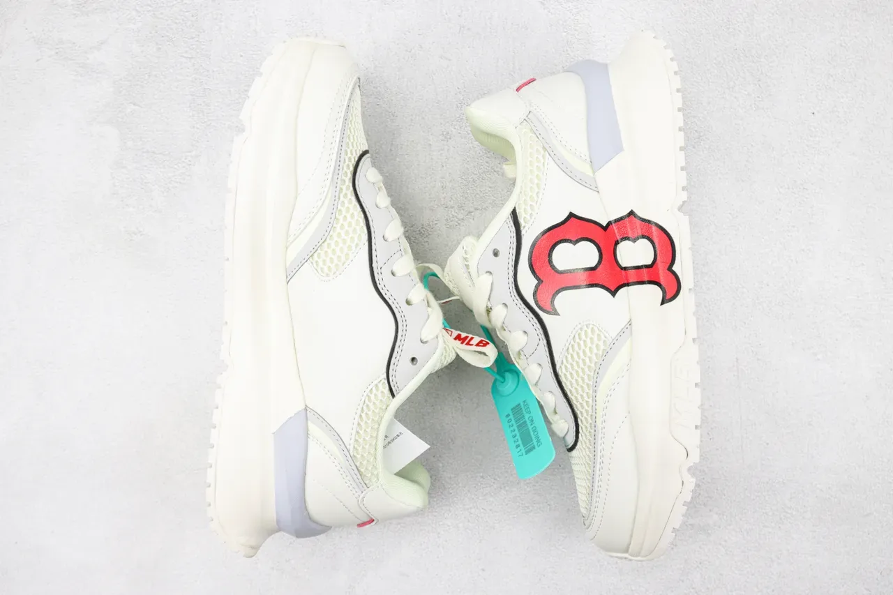 MLB Boston Red Sox Logo Lifestyle Sneaker 2