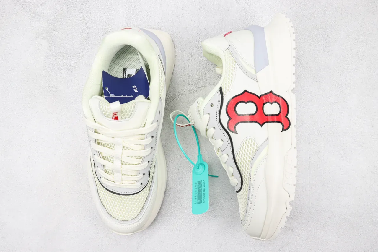MLB Boston Red Sox Logo Lifestyle Sneaker 3