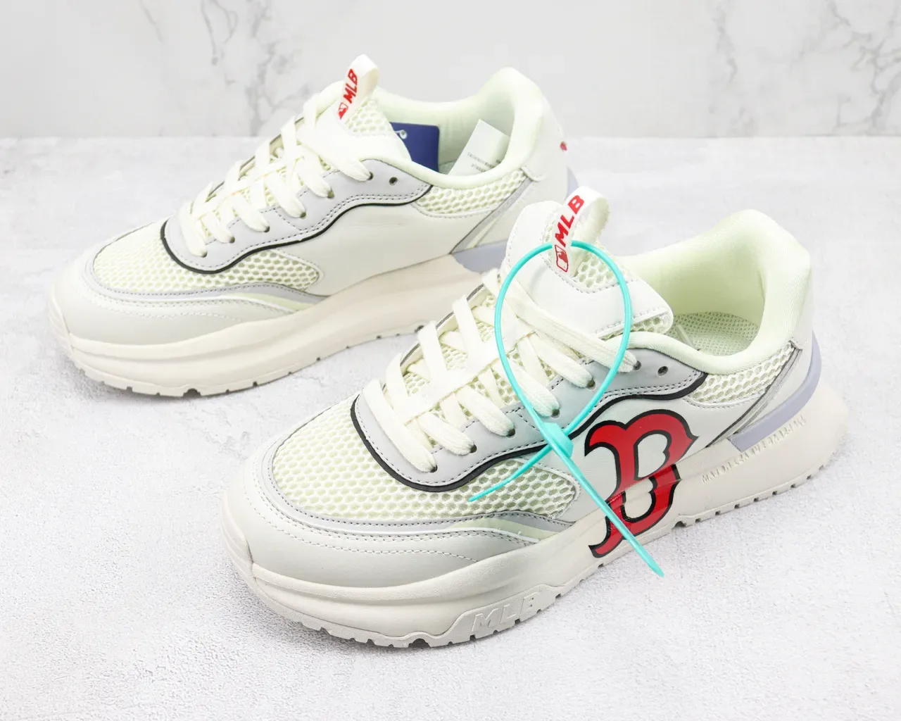 MLB Boston Red Sox Logo Lifestyle Sneaker 4
