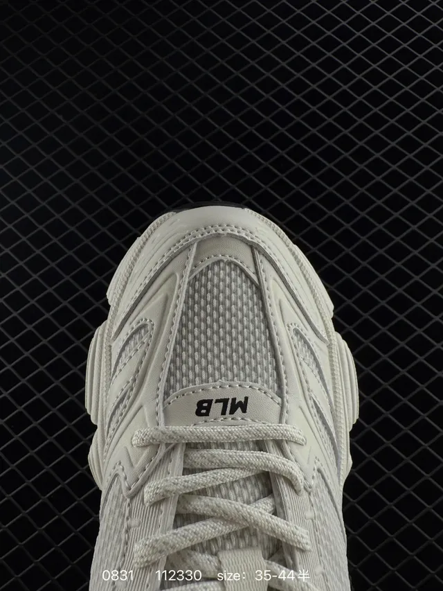 MLB Winner Chunky White LA Logo Chunky Sneakers 3