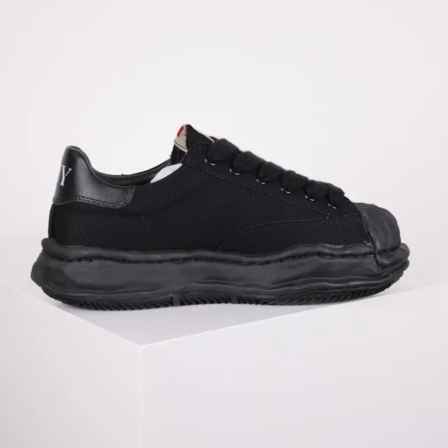 MMY Blakey Black White Canvas Upper Rubber Toe Cap Sneakers 7