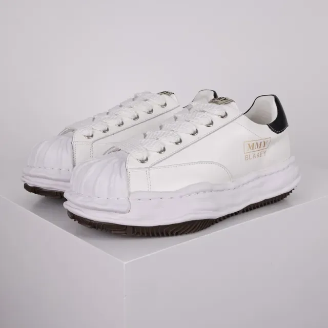 MMY Blakey White and Black Sculpted Midsole Lifestyle Sneakers 2