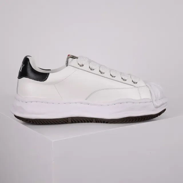 MMY Blakey White and Black Sculpted Midsole Lifestyle Sneakers 7