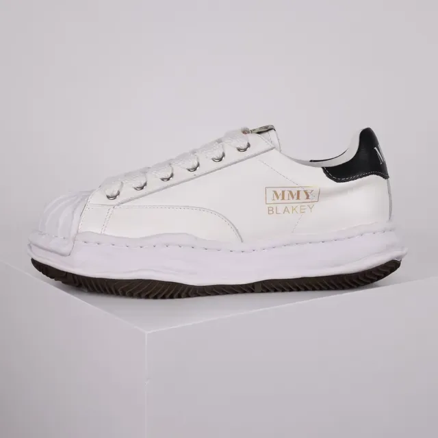 MMY Blakey White and Black Sculpted Midsole Lifestyle Sneakers 9