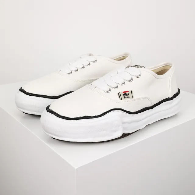 MMY Footwear White Black Canvas Upper Sculpted Midsole Sneakers 2