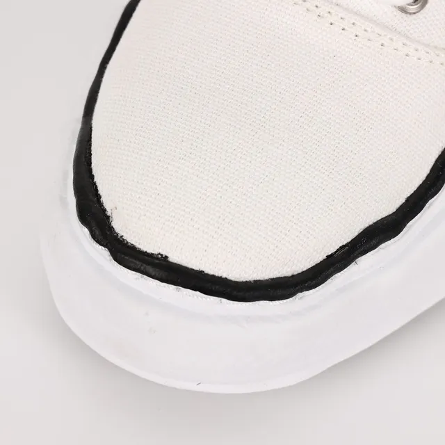 MMY Footwear White Black Canvas Upper Sculpted Midsole Sneakers 5