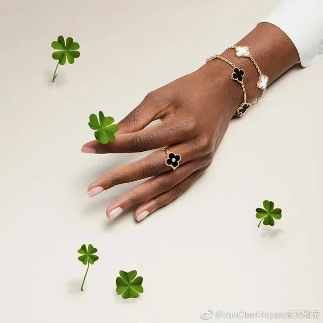Multicolor Four-Leaf Clover Motif Enamel Inlay Ring 3