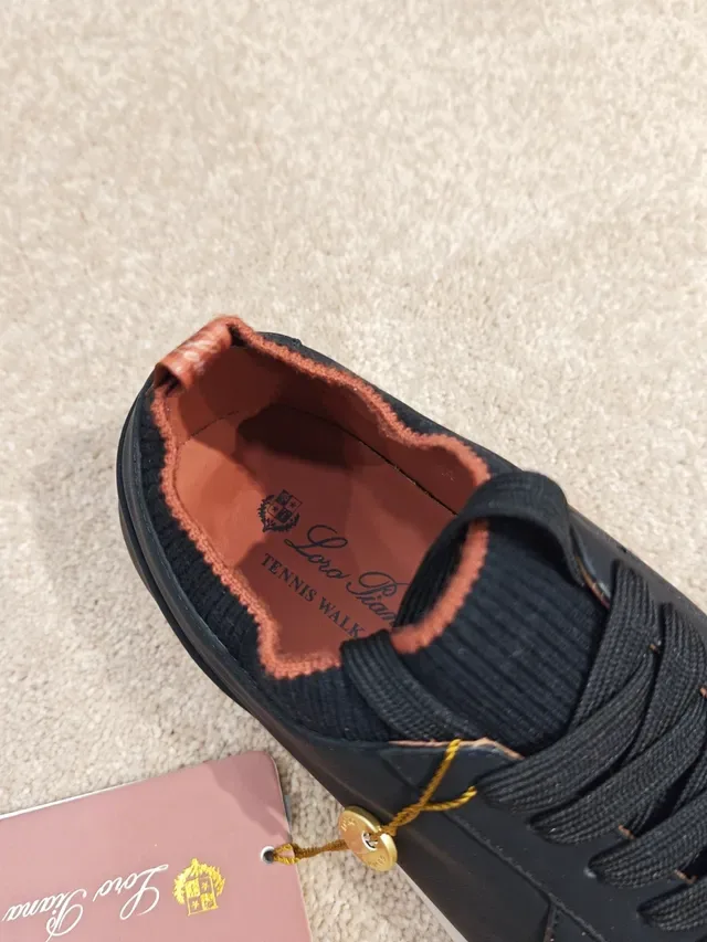 Navy Beige Low-Top Lace-Up Sneakers 4