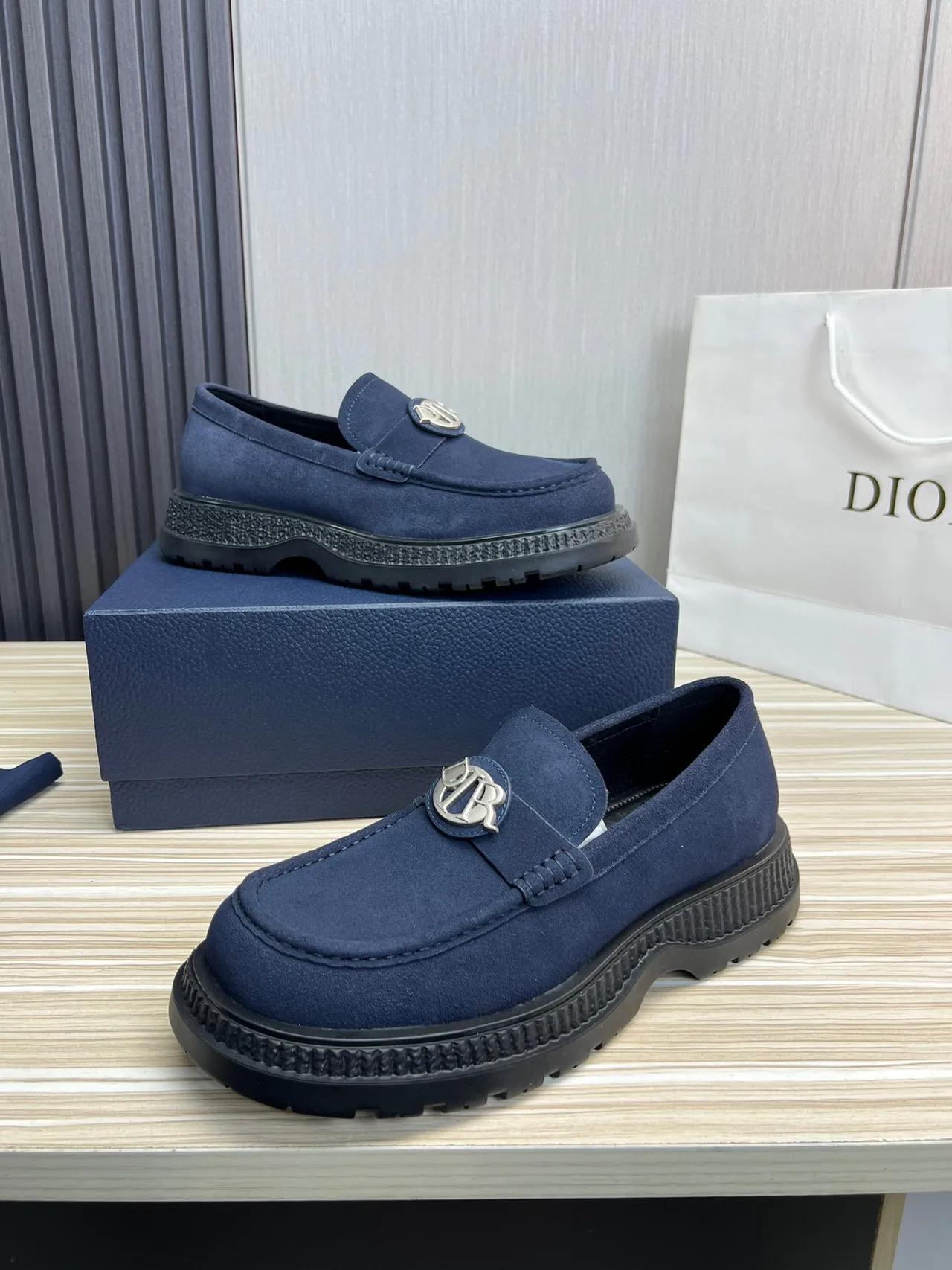 Navy Black Suede Upper Chunky Rubber Sole Loafer 9
