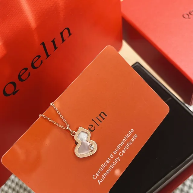 Oeelin Rose Gold Mother-of-Pearl Gourd Pendant Necklace 5