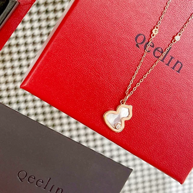Oeelin Rose Gold Mother-of-Pearl Gourd Pendant Necklace 8