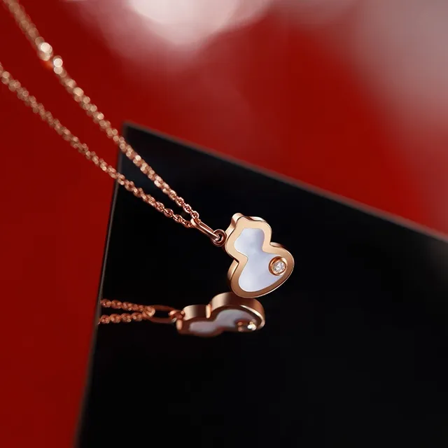 Oeelin Rose Gold Mother-of-Pearl Gourd Pendant Necklace 9