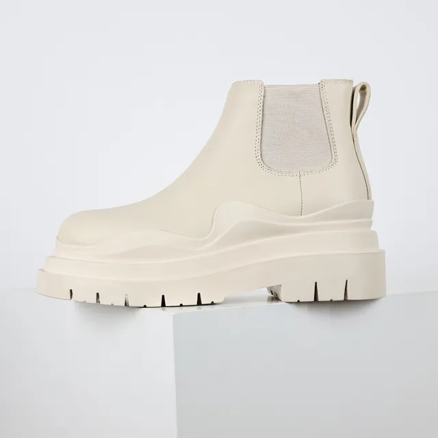 Off-White Chunky Platform Chelsea Boots 9