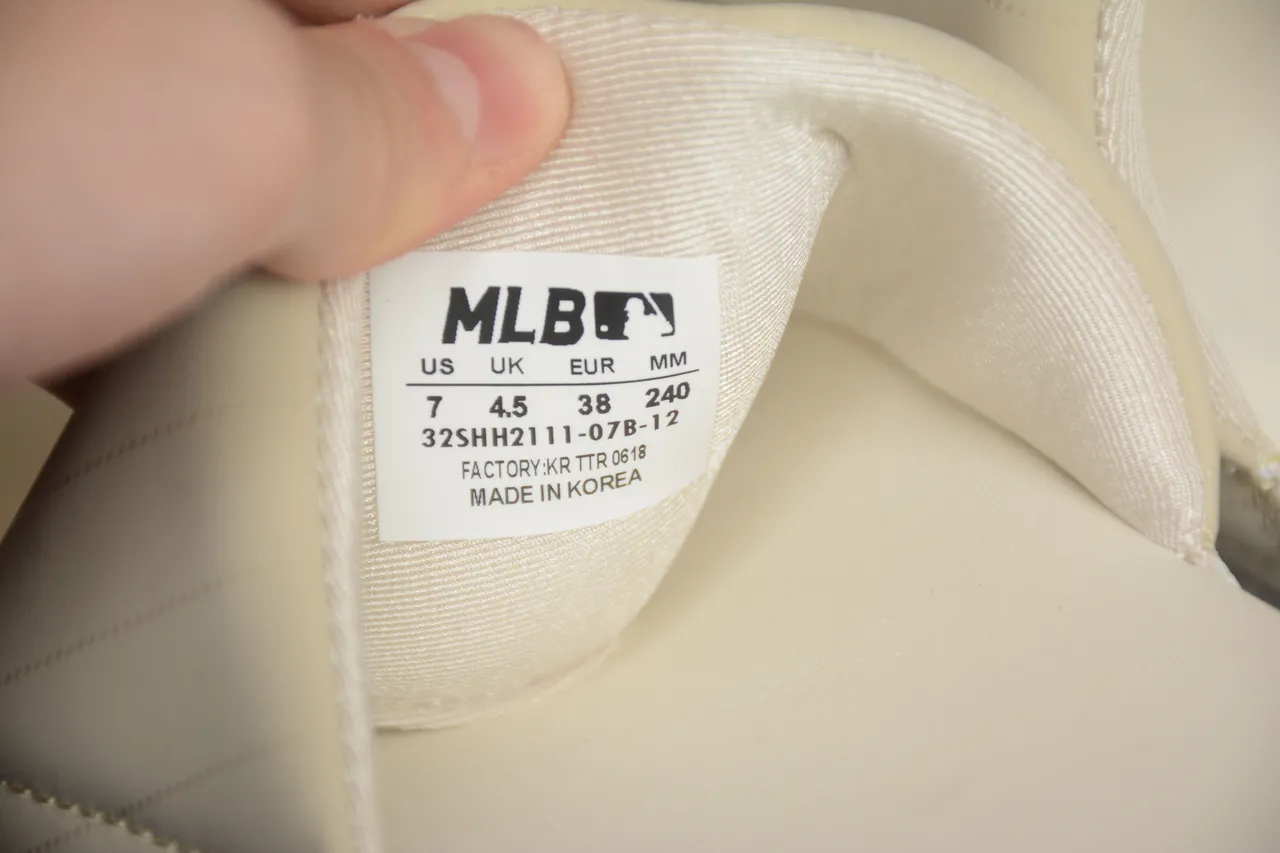 Off-White Slide-Style Slipper 4