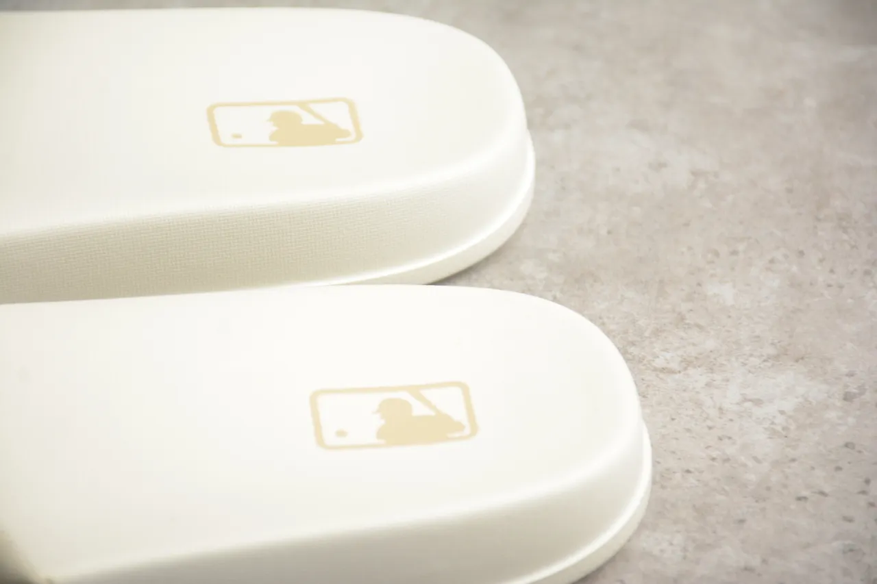 Off-White Slide-Style Slipper 5