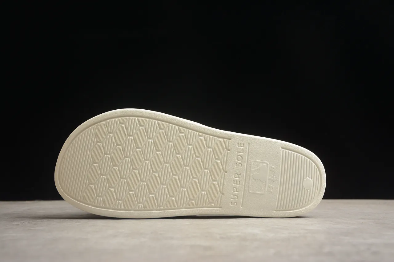 Off-White Slide-Style Slipper 10