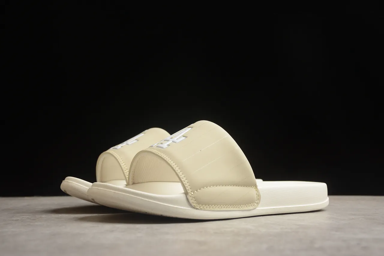 Off-White Slide-Style Slipper 13