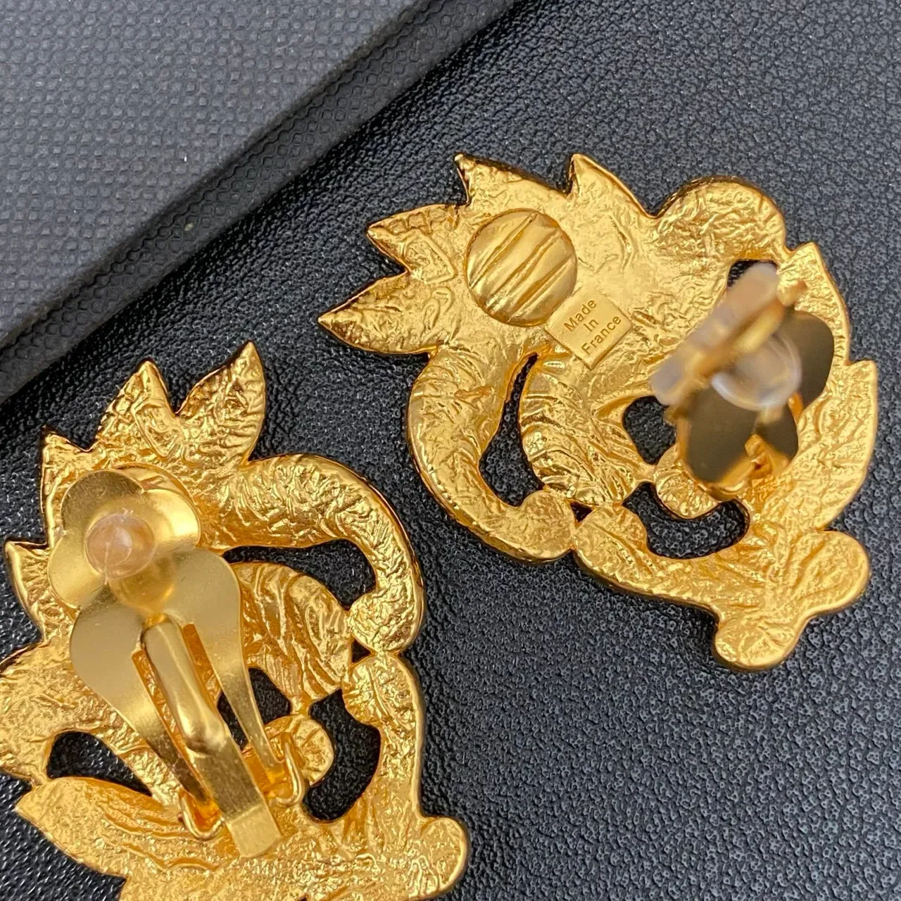 Ornate Gold-Tone Leaf-and-Scroll Motif Clip-On Earrings 3