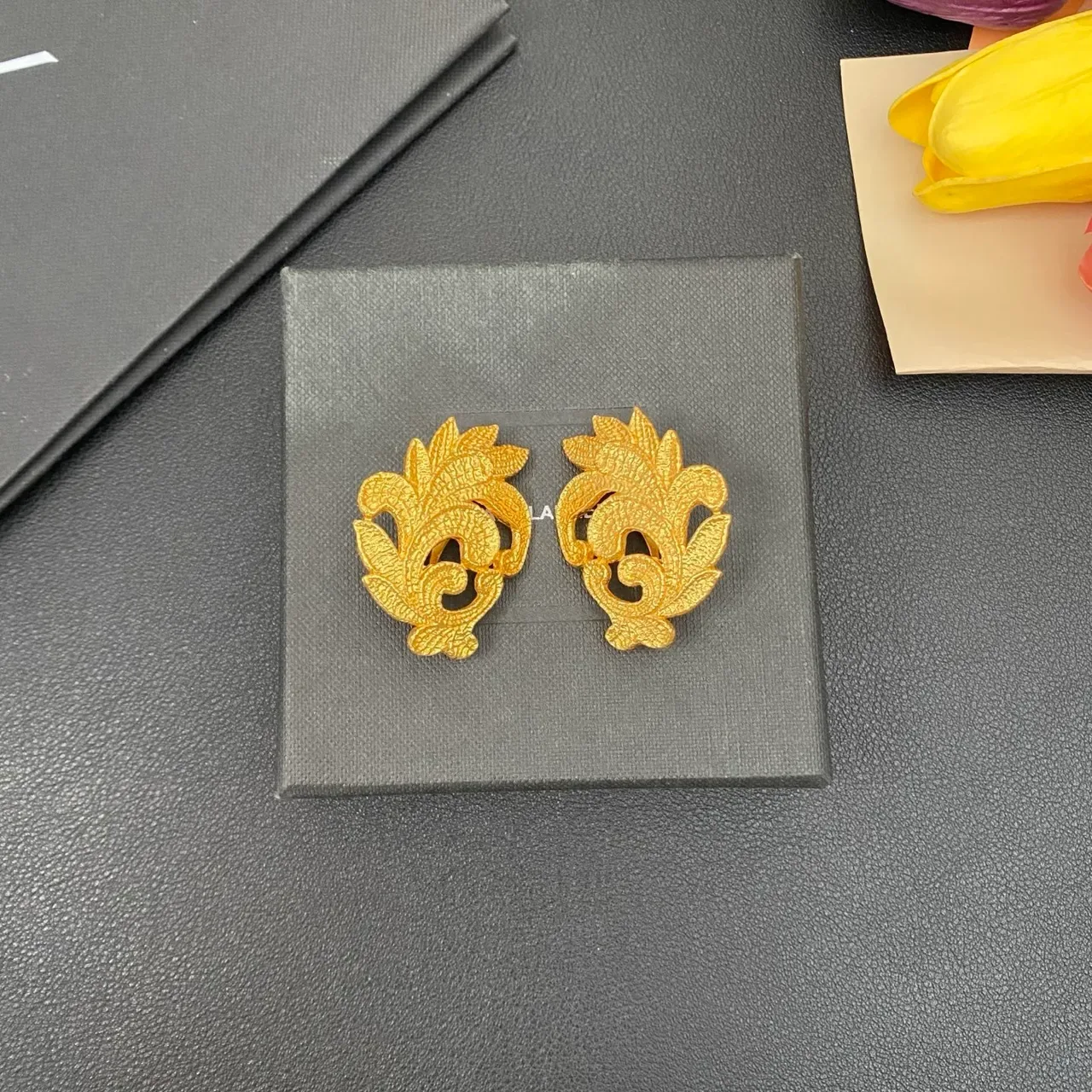 Ornate Gold-Tone Leaf-and-Scroll Motif Clip-On Earrings 5