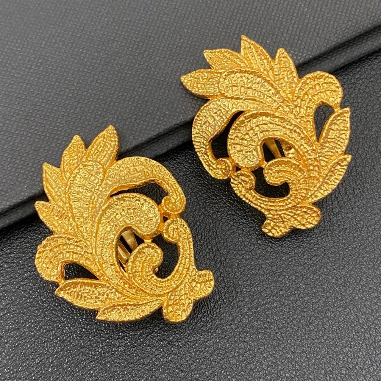 Ornate Gold-Tone Leaf-and-Scroll Motif Clip-On Earrings 6