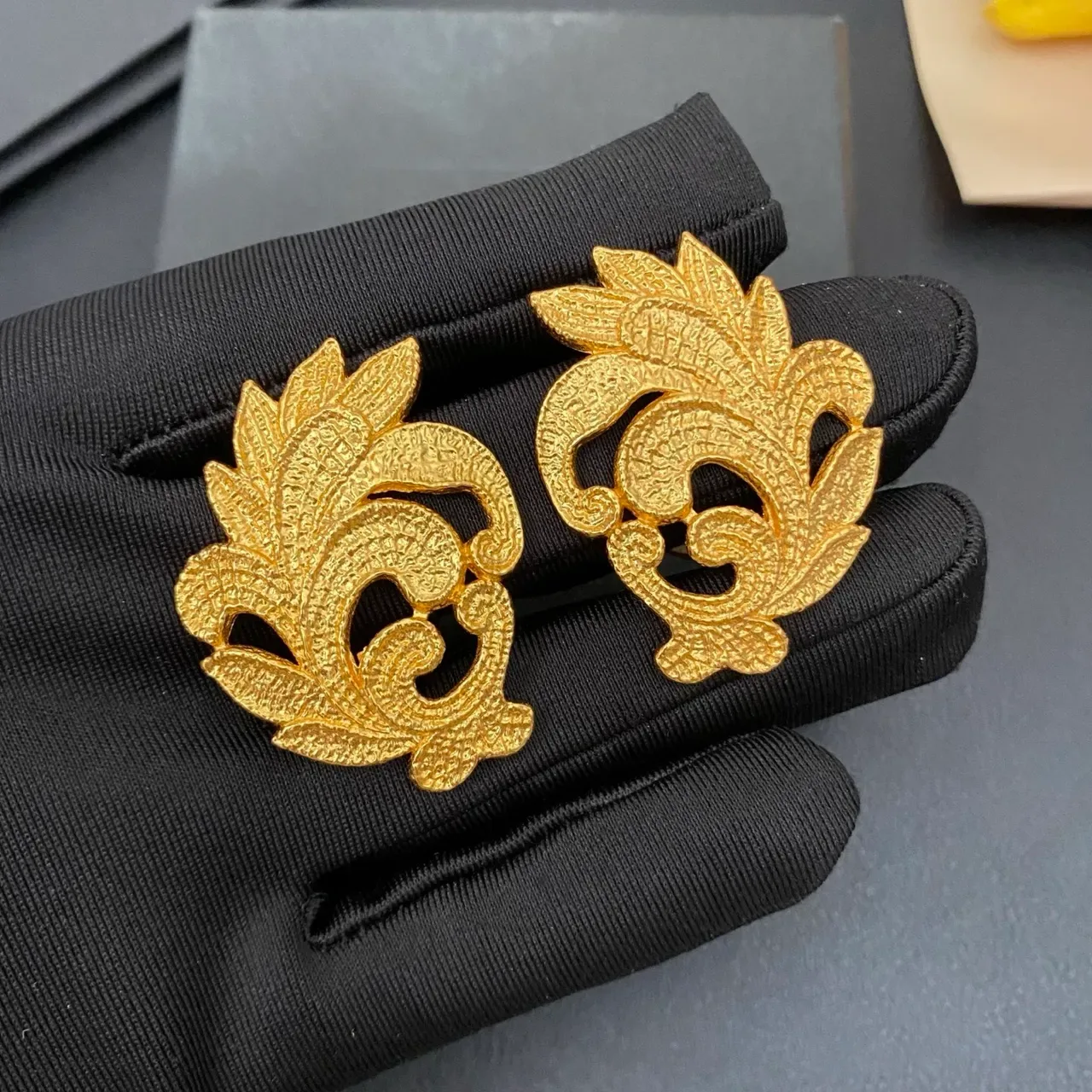 Ornate Gold-Tone Leaf-and-Scroll Motif Clip-On Earrings 8