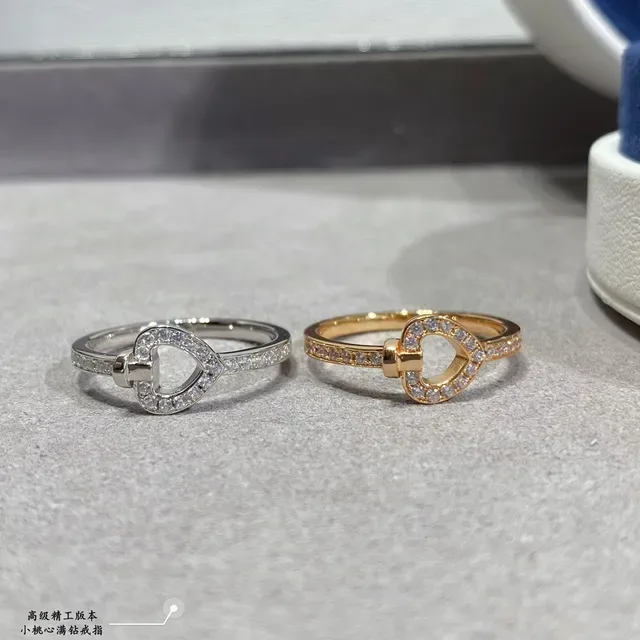 Pavé-Set Link-Style Heart and Horseshoe Motif Rings 5