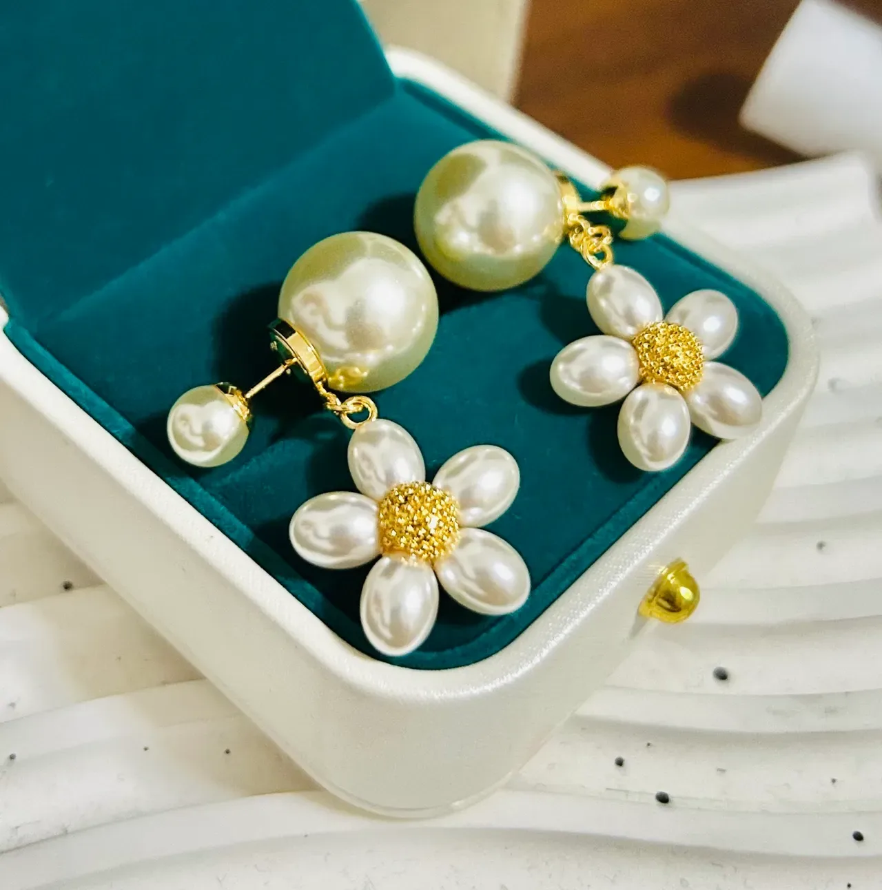 Pearl Flower Motif Gold-Tone Dangle Earrings 3