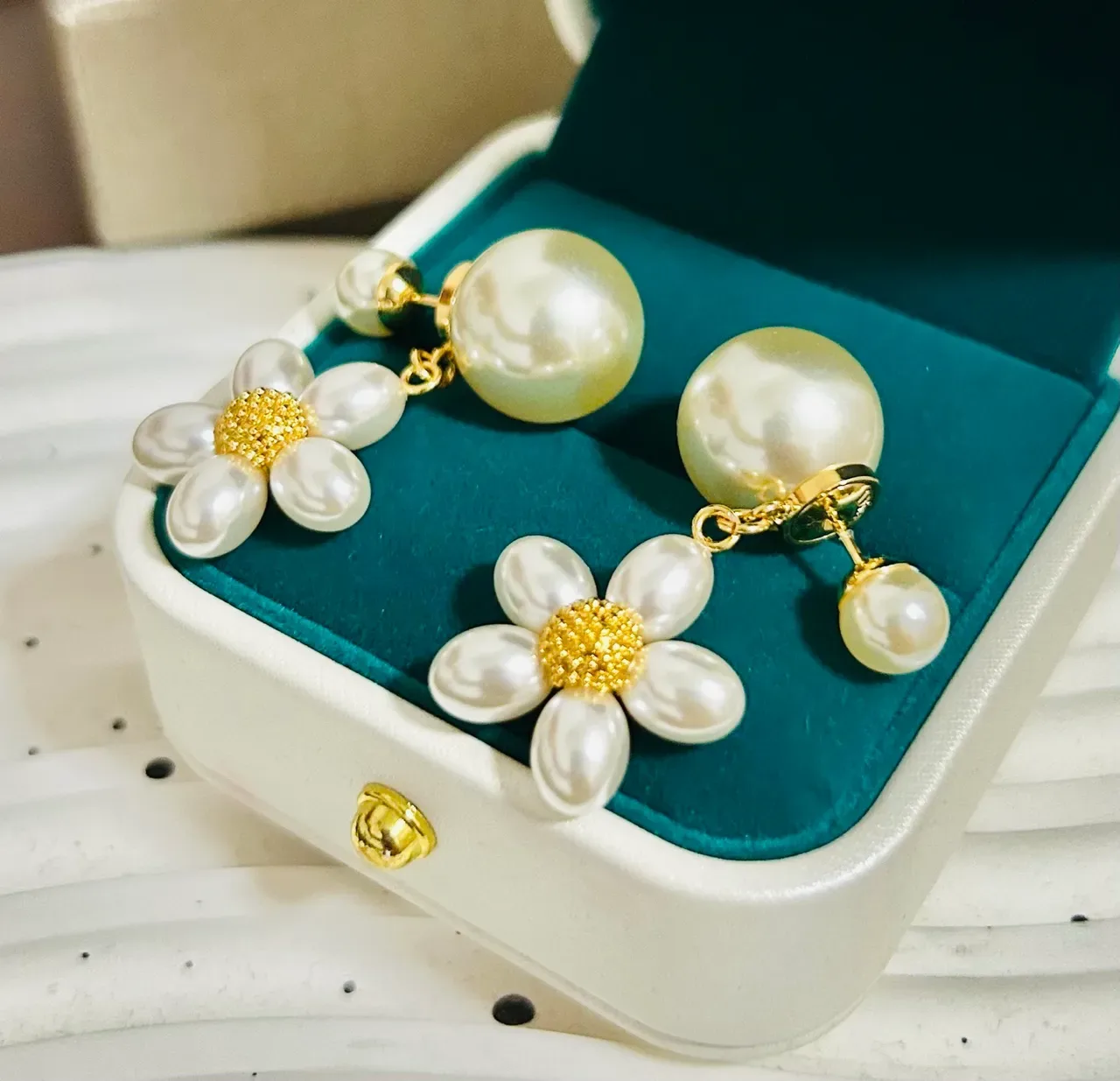 Pearl Flower Motif Gold-Tone Dangle Earrings 5