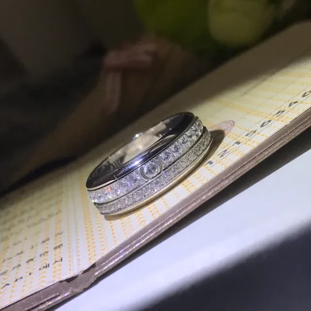 Piaget Possession Rotating Double-Band Pavé Diamond Ring 4