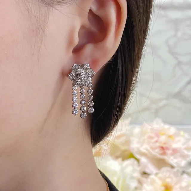 Piaget Rose Floral Pavé Diamond Fringe Earrings 9