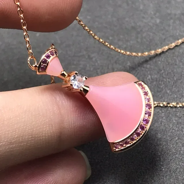 Pink Gold Fan-Shaped Stone Pendant Setting Necklace 2
