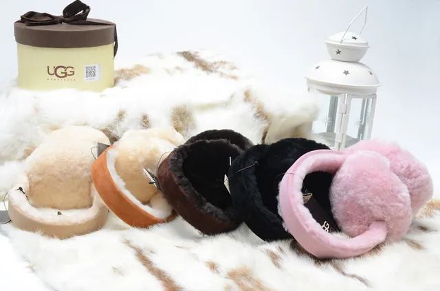Pink Gold Plush Faux-Fur Exterior Sequined Interior Panel Beanie 5
