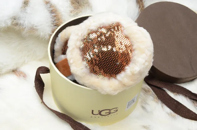 Pink Gold Plush Faux-Fur Exterior Sequined Interior Panel Beanie 7