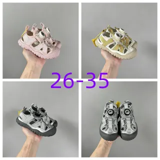 粉色黄色多带可调节旋钮扣休闲凉鞋