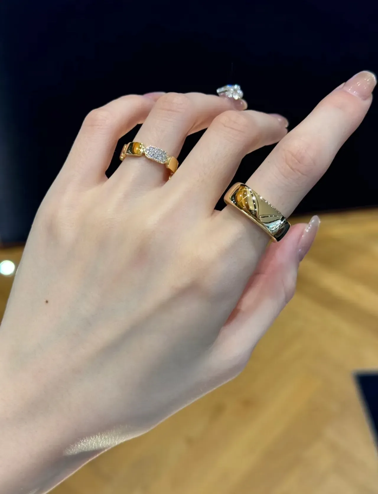 Polished Gold Wide Band Ring 3