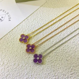 紫金四瓣花吊坠中央圆石点缀项链