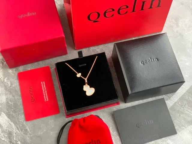 qeelin Gold White Pavé-Set Crystals Necklace 8
