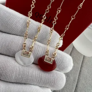 قلادة سلسلة ذهب أحمر مستطيلة باڤيه بيزل