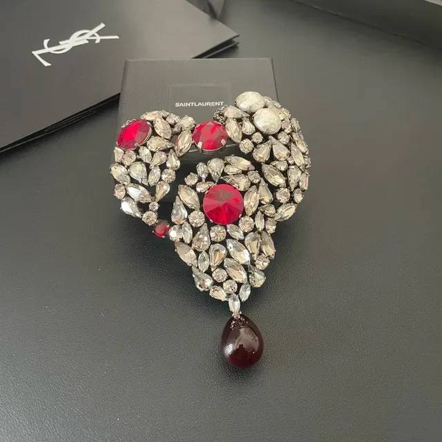 Red Silver Heart-Shaped Jeweled Pendant Multi-Gem Cluster Design Necklace 5
