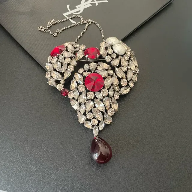 Red Silver Heart-Shaped Jeweled Pendant Multi-Gem Cluster Design Necklace 7