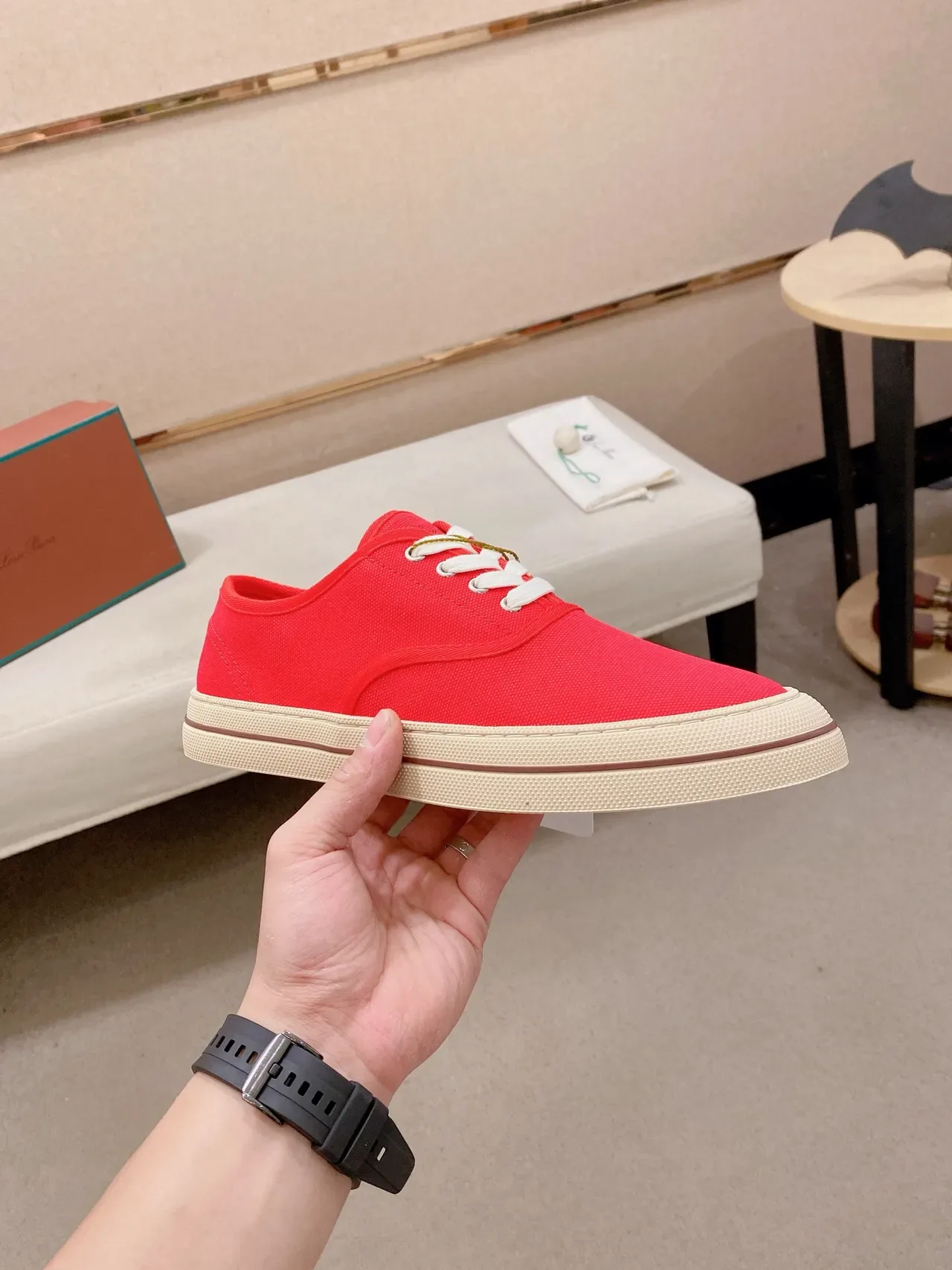 Red White Low-Top Upper Canvas Shoes 5