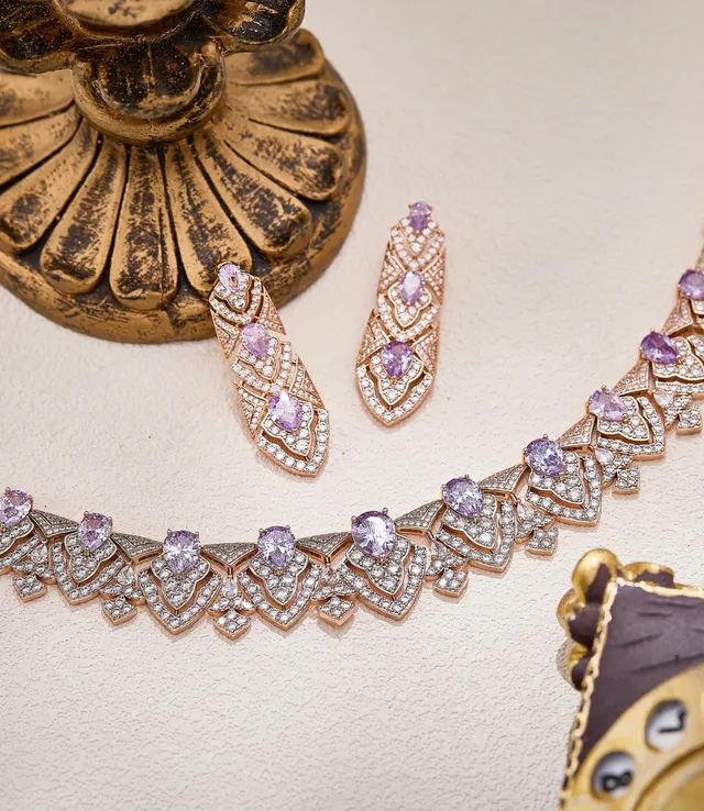 Collier Géométrique en Or Rose et Gemme Violette à Col Haut 2