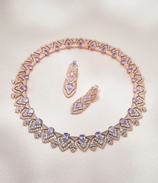 Collier Géométrique en Or Rose et Gemme Violette à Col Haut 5