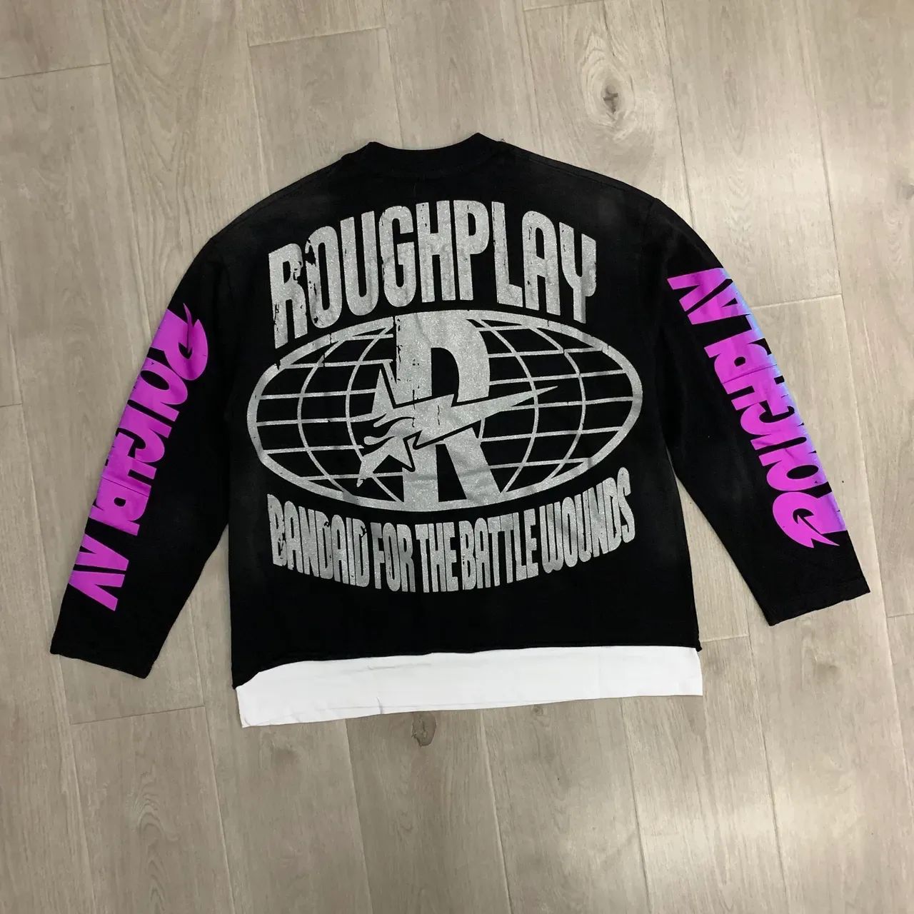 ROUGH Graphic-Print Cut-Hem Long-Sleeve Sweater 6