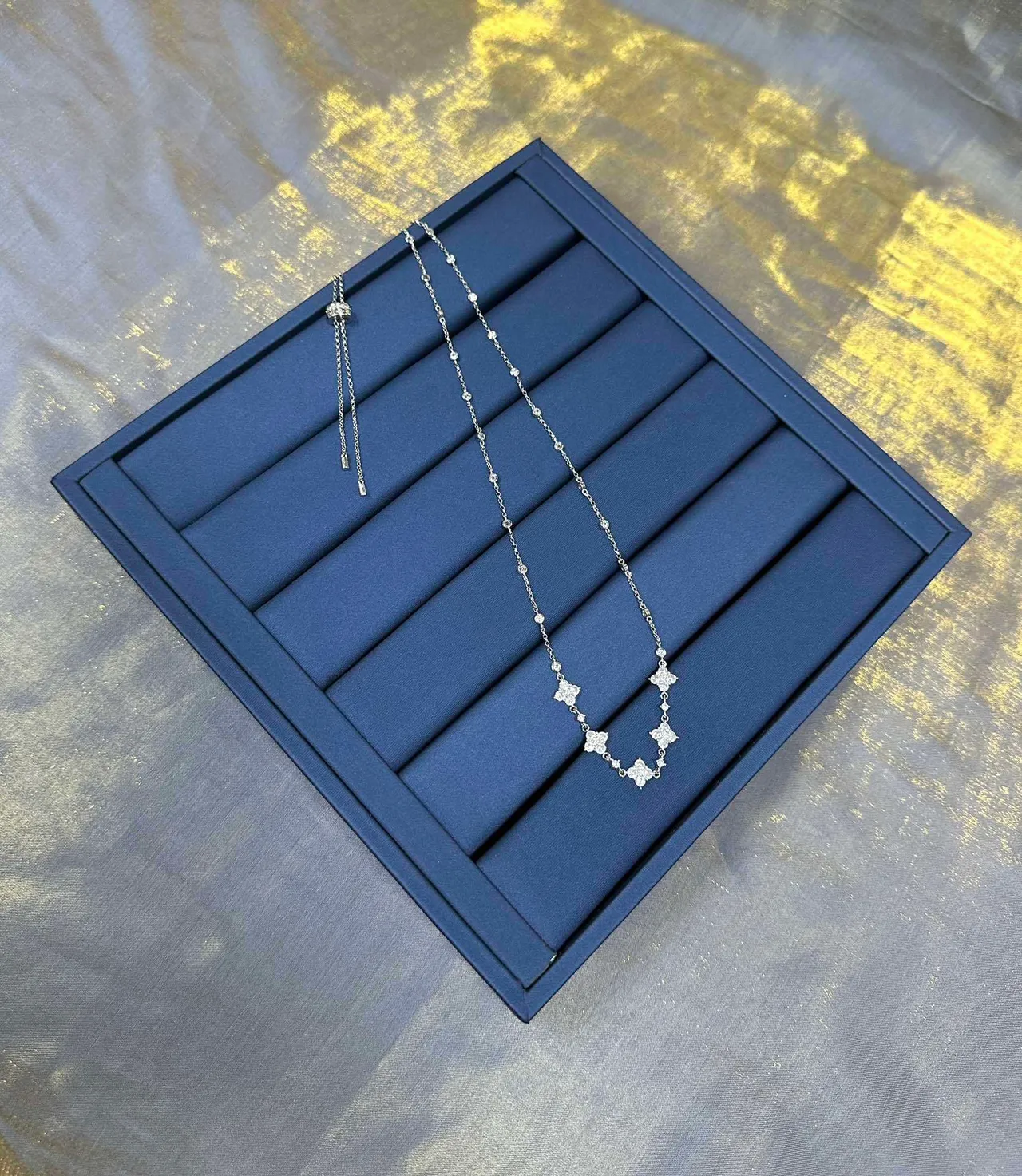 Silver Blue Chain Floral Cluster Motif Necklace 8