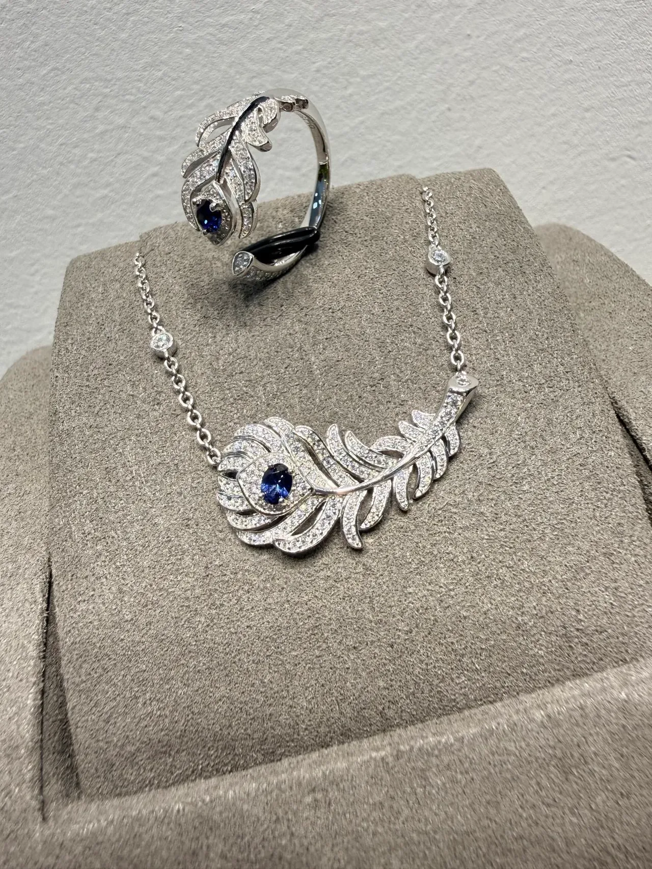 Silver Blue Feather-Shaped Pendants Pavé-Set Stones Necklace 7