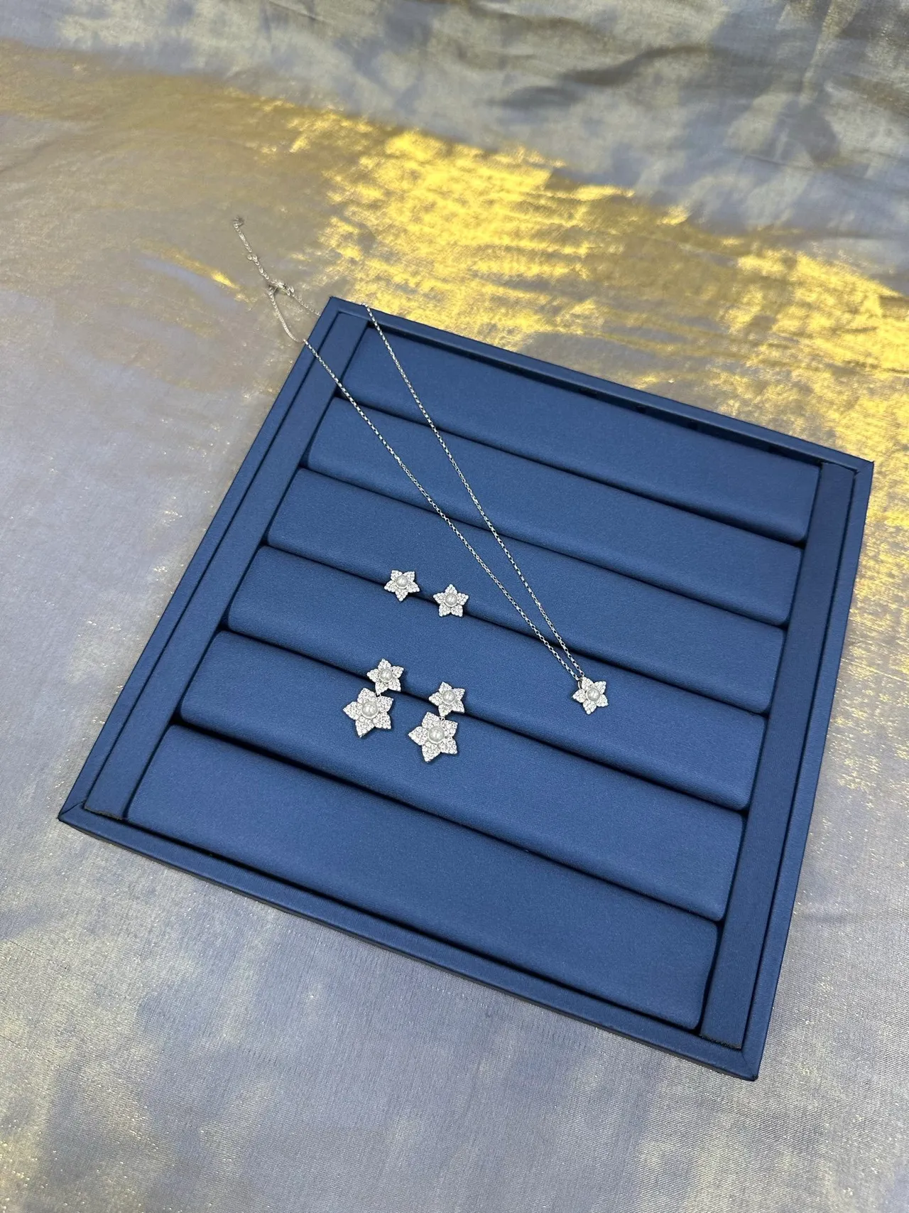 Silver Blue Layered Star-Shaped Pendant Necklace 2